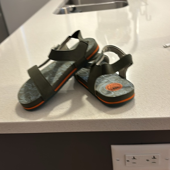 Black mountain size 13 boys - Picture 3 of 4